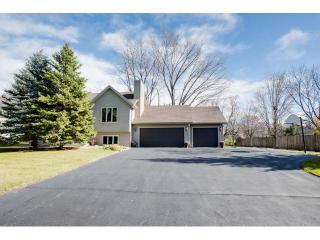 17101 Creek Ridge Trl, Hopkins, MN 55345-6310