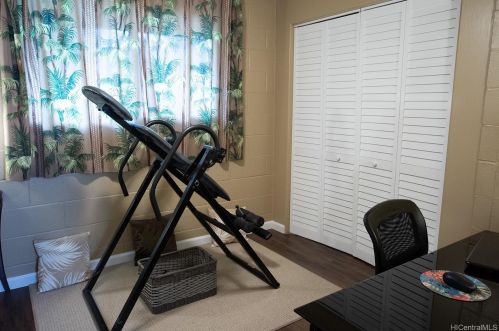 1347 Palolo Ave, Honolulu HI 96816-2528 exterior