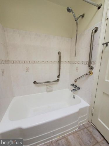 6910 Ardleigh St, Philadelphia PA  19119-1314 exterior