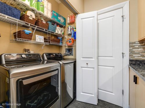 4103 Southport Ave, Chicago IL 60657-1437 exterior