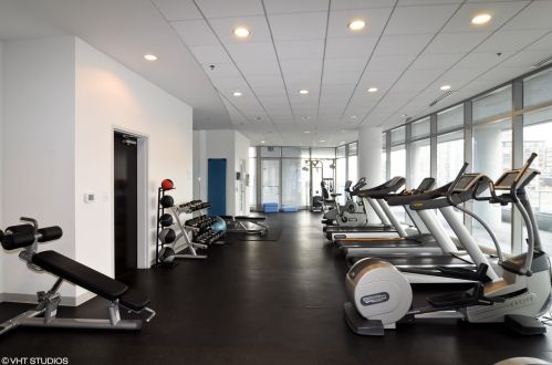 303 Ohio St, Chicago IL 60654-7963 exterior