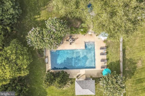 13606 Mt Prospect Dr, Rockville MD 20850-3510 exterior