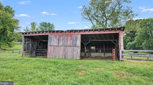 6642 Burkittsville Rd, Middletown MD 21769-7002 exterior