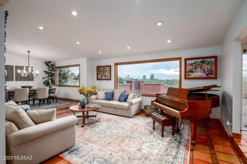 6101 Camino De Santa Valera, Tucson AZ  85718-3722 exterior