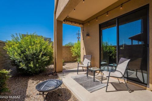 150 Castlefield Cir, Tucson AZ  85704-5783 exterior