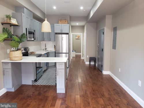 102 2nd St, Philadelphia PA exterior