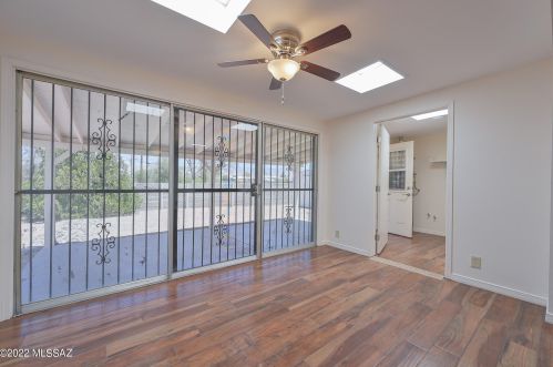 8105 Beverly St, Tucson AZ 85710-5929 exterior