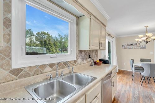 28 Linda Dr, Jackson Twp NJ 08527-5026 exterior