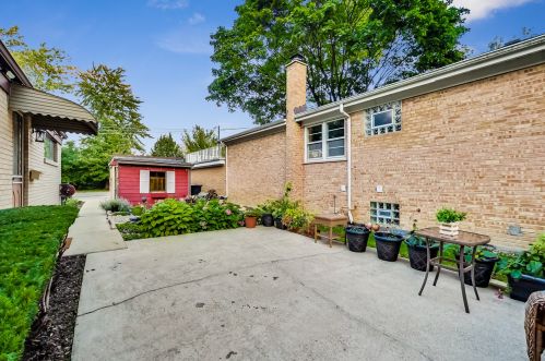 6878 Lehigh Ave, Chicago IL  60646-1406 exterior