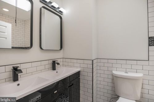 5809 Ditman St, Philadelphia PA 19135-4043 exterior