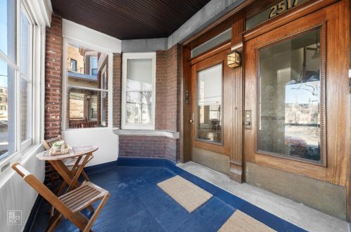 2517 Argyle St, Chicago, IL 60625-2603