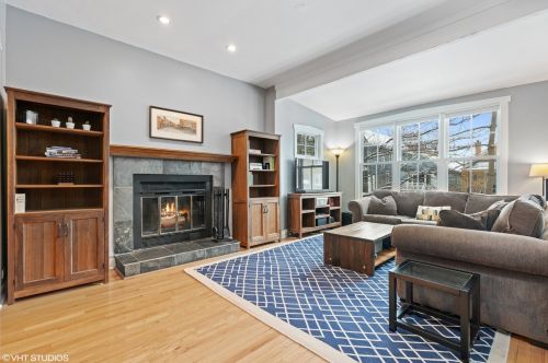 4949 Leavitt St, Chicago, IL 60625-1308