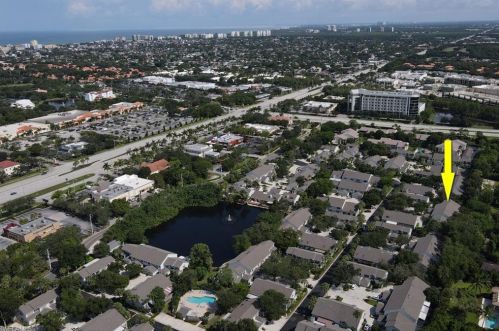 830 Meadowland Dr, Naples FL 34108-2561 exterior