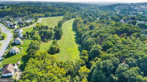 752 Nyes Rd, Hummelstown PA 17036-8688 exterior