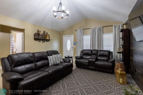 9667 Sandalfoot Blvd, Boca Raton, FL 33428-7831