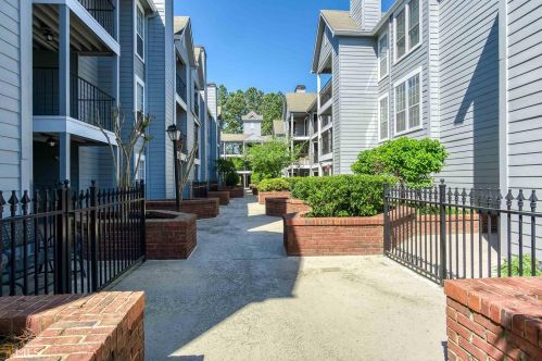 329 Granville Ct, Atlanta GA  30328-3434 exterior