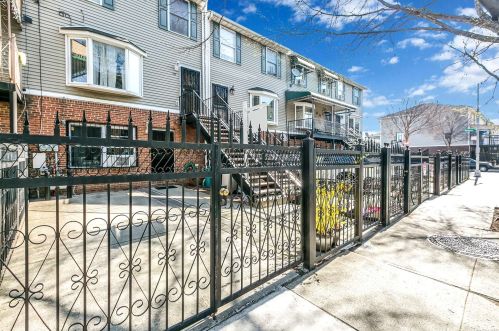 595 Beech Ter, Bronx, NY 10454-1436