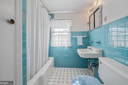 140 Acres Dr, Trenton NJ 08690-3914 exterior