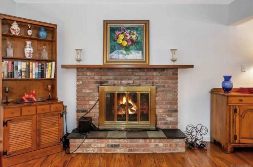 89 Luyster St, Huntington Station NY 11746-4422 exterior