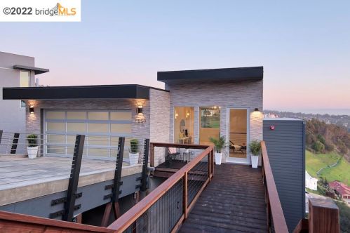 1550 Grand View Dr, Berkeley CA 94705-1637 exterior