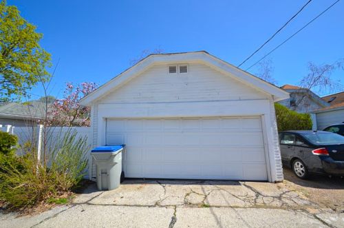 3427 9th Pl, Milwaukee WI  53215-5114 exterior