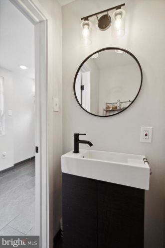 3138 Aramingo Ave, Philadelphia PA 19134-4516 exterior