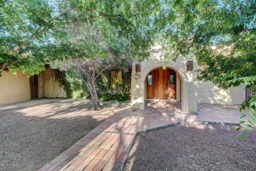 2420 Conestoga Ave, Tucson, AZ 85749-8275