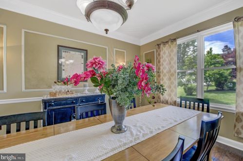 5 Cobblestone Ct, Columbus NJ 08022-1969 exterior