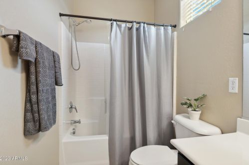 2730 Ellis St, Phoenix AZ 85042-6330 exterior