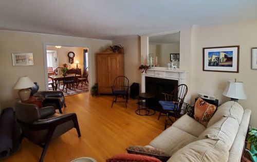 3031 Jarlath St, Chicago, IL 60645-1127