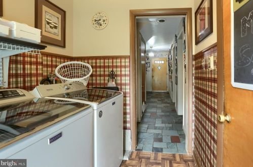 1918 Northbrook Dr, Lancaster PA 17601-4916 exterior