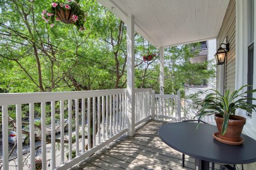 3519 Ravenswood Ave, Chicago IL 60640-4409 exterior