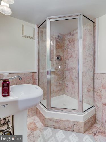 2620 17 St, Philadelphia PA 19132-3929 exterior