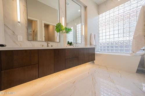 6417 30th Way, Phoenix AZ  85016-8927 exterior