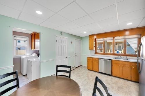 13 Bonner St, Chicopee MA 01013-1127 exterior