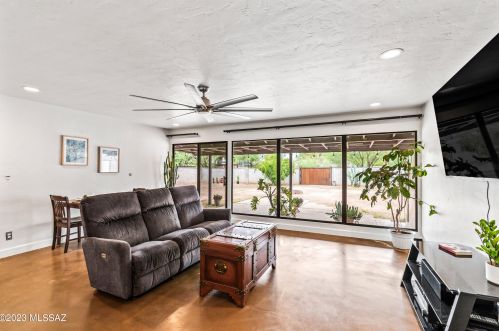 4327 Timrod St, Tucson AZ 85711-4252 exterior