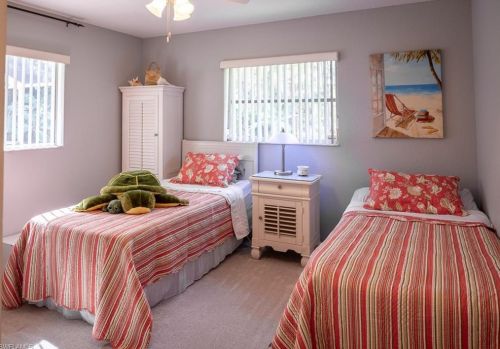 1221 31 St, Naples FL 34117-3102 exterior