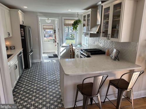 115 Atlantic Ave, Tavistock NJ 08033-3334 exterior