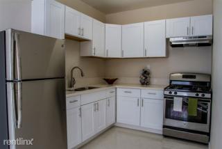 207 Oxford Ave, Los Angeles CA  90004-4230 exterior