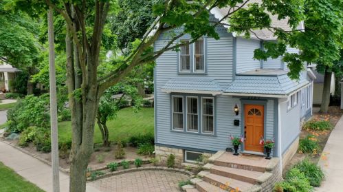 1157 Glenview Ave, Milwaukee WI 53213-3047 exterior