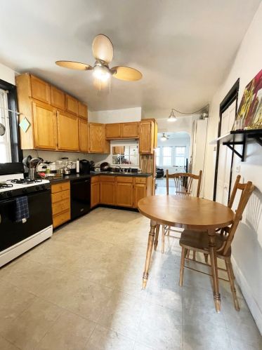 3355 May St, Chicago IL 60608-6413 exterior