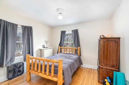 2006 4 St, Duluth MN 55805-1873 exterior