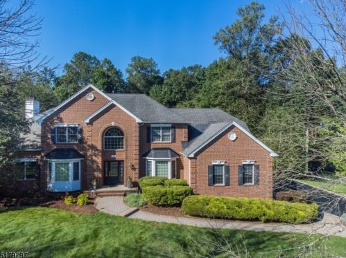 6 Cornell Dr, Dover NJ 07869-3537 exterior