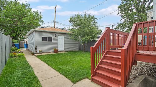 3935 Drake Ave, Chicago IL 60618-2219 exterior