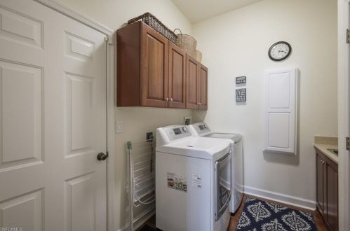 2332 Is Cv Cir, Naples FL 34109-0343 exterior