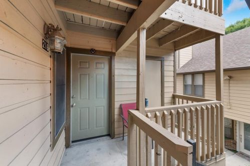 5608 Cougar Dr, Austin, TX 78745-3000