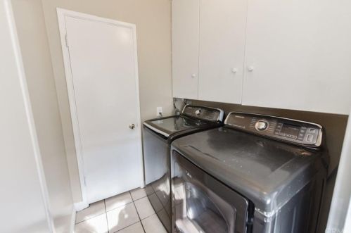 1407 Sycamore Ave, Tustin CA 92780-6279 exterior