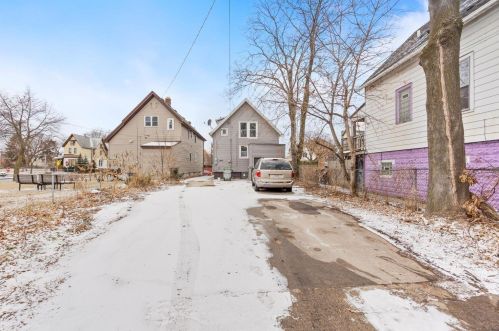 2410 12th St, Milwaukee WI  53215-3111 exterior