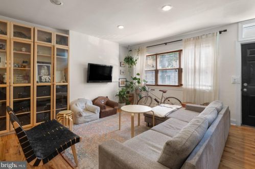 748 Martin St, Philadelphia PA  19146-1822 exterior