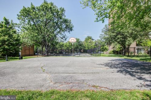 9900 Georgia Ave, Silver Spring MD  20902-5244 exterior